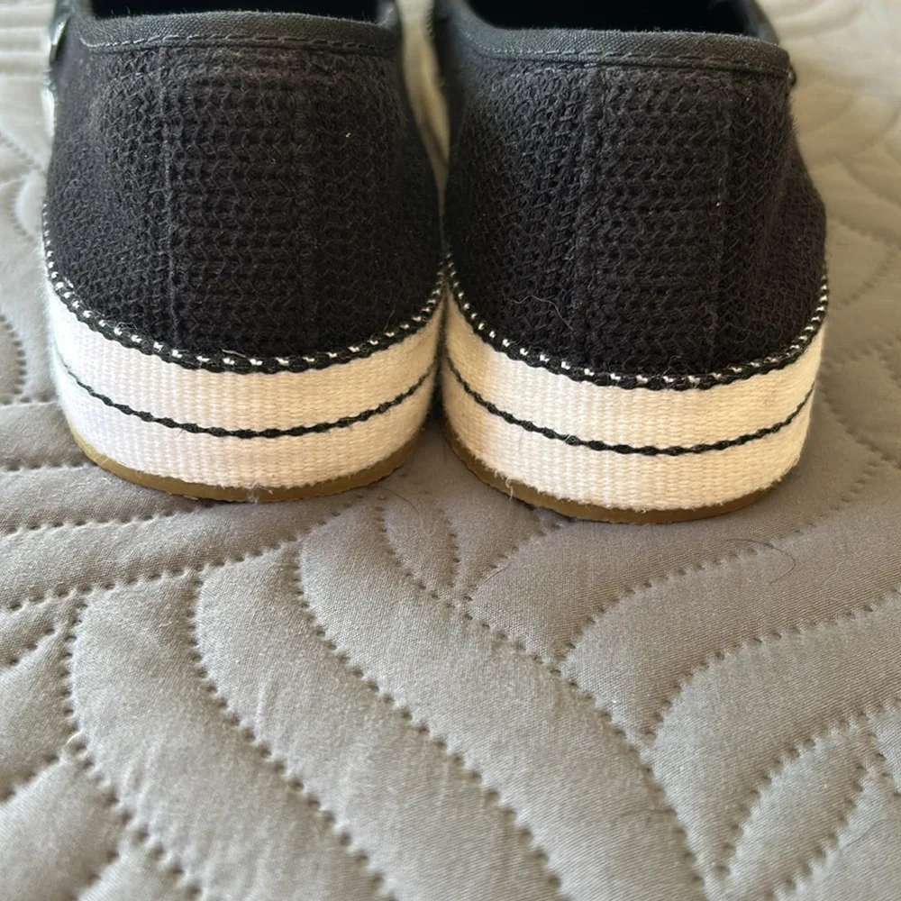 EUC -UGG Black/White Loafers Slip-Ons - Picture 5 of 7